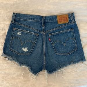 Levi’s 501 shorts women’s size 28